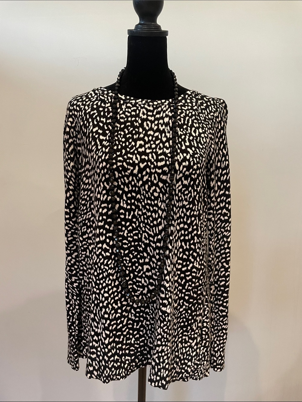 Black and white lightweight  Michael Kors sweater  split back small loose fit